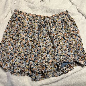 women’s floral shorts